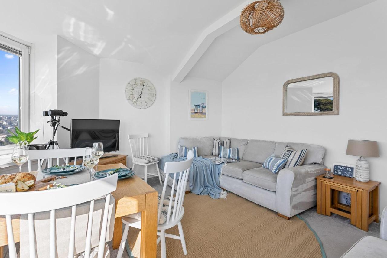Wellswood Apartment - Sunny Apartment With Stunning Sea Views And Private Balcony Torquay Dış mekan fotoğraf