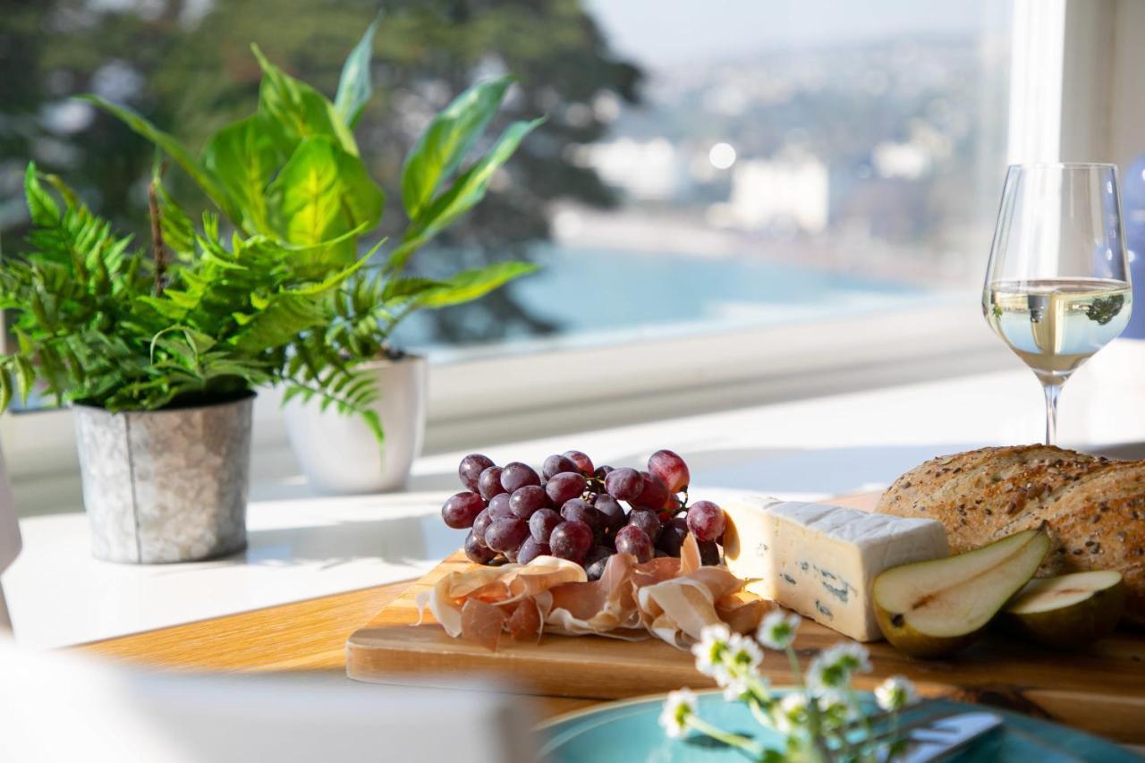 Wellswood Apartment - Sunny Apartment With Stunning Sea Views And Private Balcony Torquay Dış mekan fotoğraf